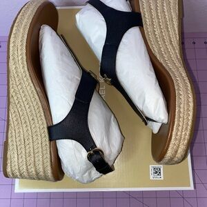 Michael Kors Laney thong sandals black